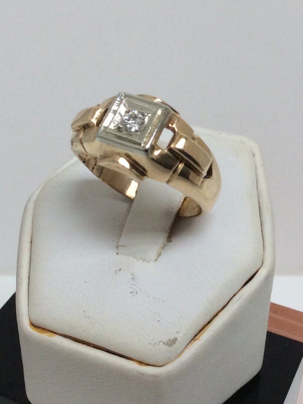 14k Yellow Real Gold  Natural Diamond Man ring  5.40gr   size 7 1/4